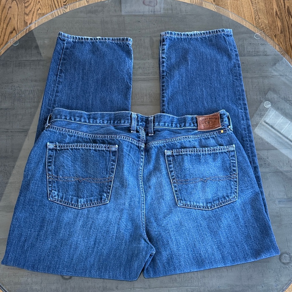 Lucky Brand Men's 363 Vintage Straight Jeans. Size 40 x 32. Distressed back hem - Picture 5 of 11